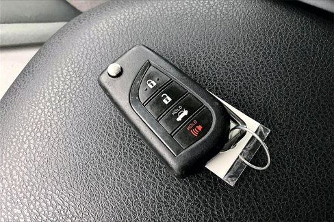 Used 2022 Toyota Camry LE image 10