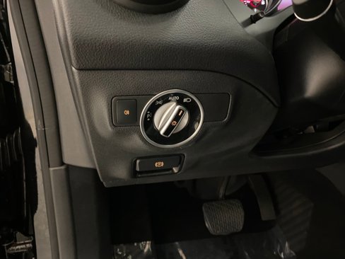 Used 2018 Mercedes-Benz CLA 250 image 18