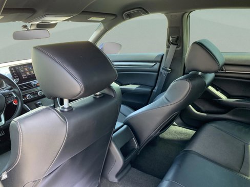 Used 2018 Honda Accord Sport image 21