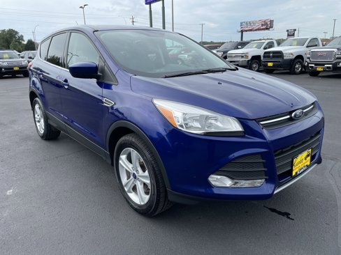 Used 2016 Ford Escape SE w/ SE Cold Weather Package image 2