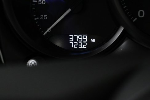 Certified 2025 Porsche Macan image 12