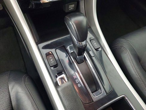 Used 2017 Honda Accord Touring image 18