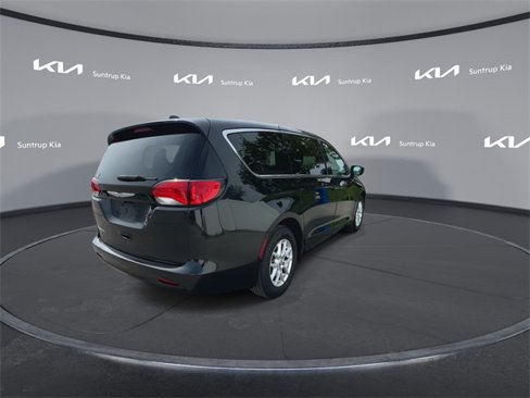Used 2017 Chrysler Pacifica LX image 20