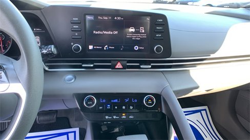 Used 2023 Hyundai Elantra SEL w/ Winter Weather Package image 14