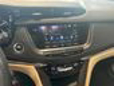 Used 2017 Cadillac XT5 Luxury image 3