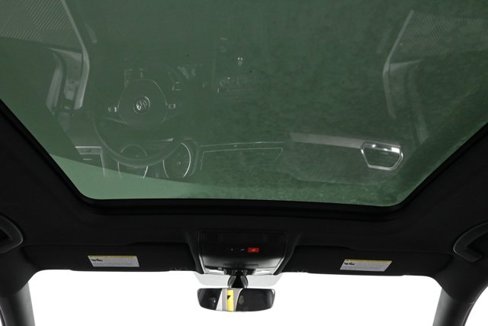 Certified 2021 Volkswagen Tiguan SE R-Line image 4