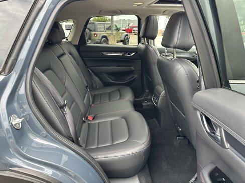 Used 2021 MAZDA CX-5 Carbon Edition image 16