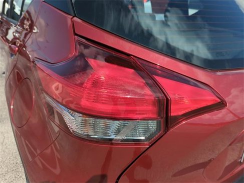 Certified 2020 Nissan Kicks SR image 14