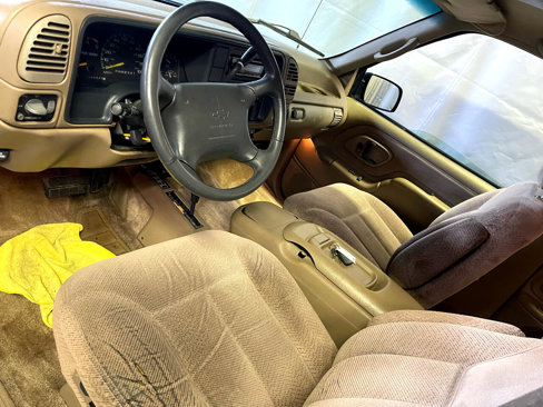 Used 1995 Chevrolet Suburban 4WD image 26