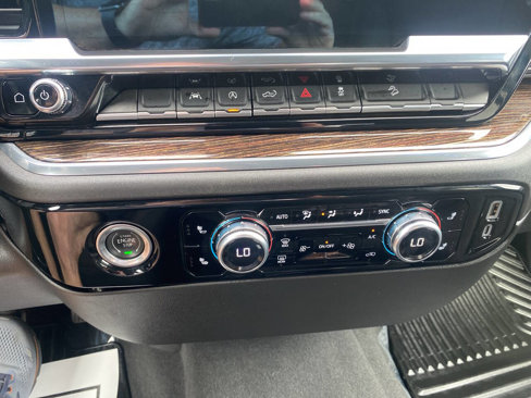 Used 2023 GMC Sierra 1500 SLE image 25