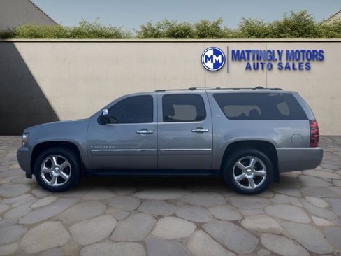 Used 2012 Chevrolet Suburban LTZ image 5