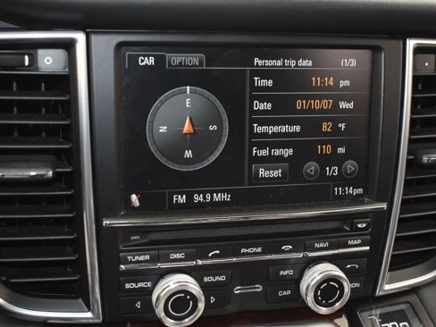 Used 2010 Porsche Panamera image 9