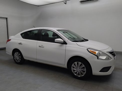 Used 2019 Nissan Versa SV image 11