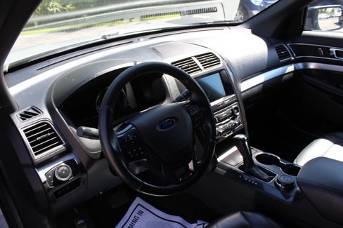 Used 2017 Ford Explorer XLT w/ Equipment Group 202A image 18