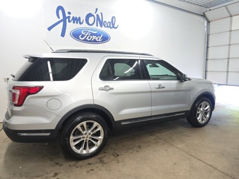 Used 2018 Ford Explorer Limited w/ Equipment Group 301A image 2