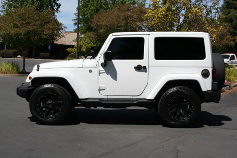 Used 2012 Jeep Wrangler Sahara w/ Connectivity Group image 7