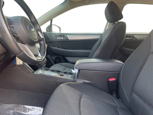 Used 2018 Subaru Outback 2.5i Premium image 19