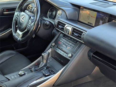 Used 2018 Lexus IS 300 image 41