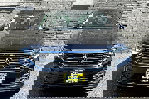 Used 2022 Volkswagen Jetta SE w/ Panoramic Sunroof Package image 2