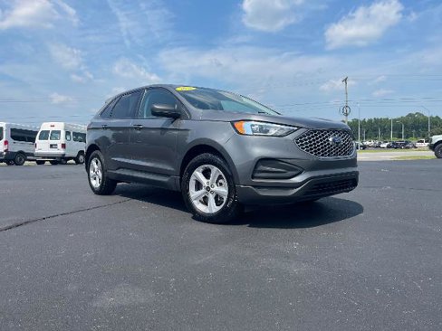 Certified 2024 Ford Edge SE image 4