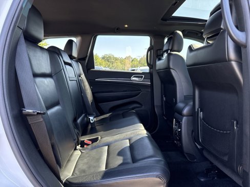 Used 2018 Jeep Grand Cherokee Limited image 18