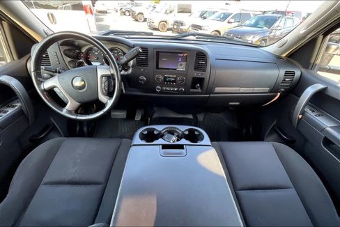 Used 2011 Chevrolet Silverado 2500 LT w/ Interior Plus Package image 12