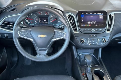 Used 2022 Chevrolet Malibu LT image 16