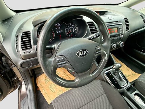 Used 2018 Kia Forte LX image 12