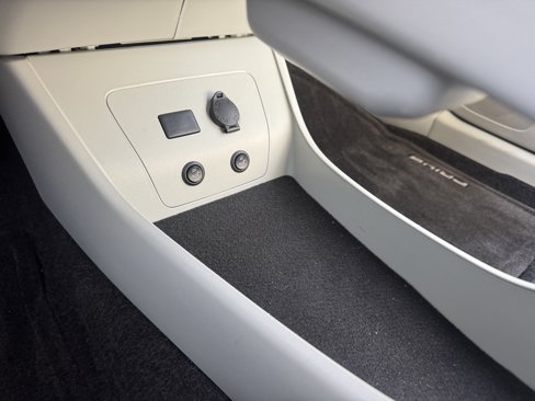 Used 2015 Toyota Prius Three image 32
