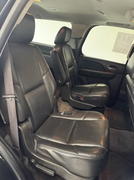 Used 2014 GMC Yukon SLT w/ SLT Chrome Package image 26