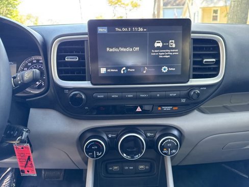 Certified 2022 Hyundai Venue SEL image 23