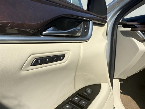 Used 2013 Cadillac XTS Luxury image 9