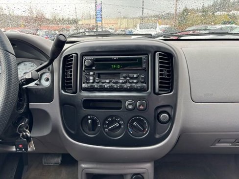 Used 2002 Ford Escape XLT image 13