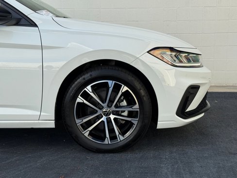 Used 2025 Volkswagen Jetta Sport image 10