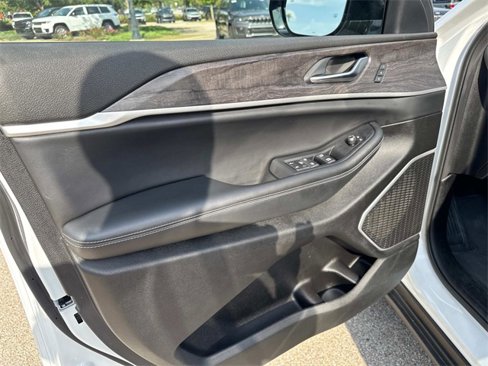 Used 2022 Jeep Grand Cherokee L Limited image 16