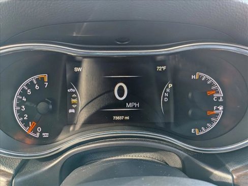 Used 2018 Jeep Grand Cherokee Laredo image 12