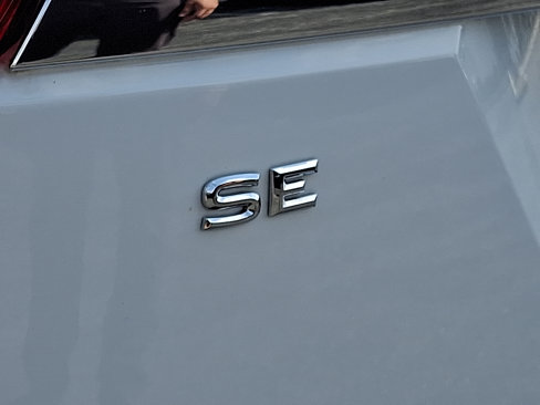Used 2018 Volkswagen Atlas SE image 32
