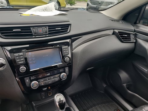Used 2017 Nissan Rogue Sport SL w/ SL Premium Package image 21