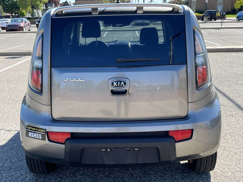 Used 2010 Kia Soul + image 8