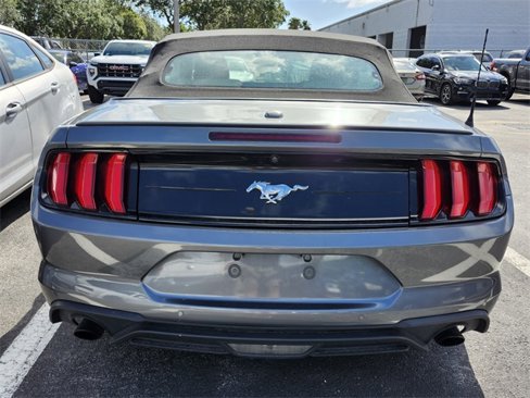 Used 2022 Ford Mustang Premium image 3