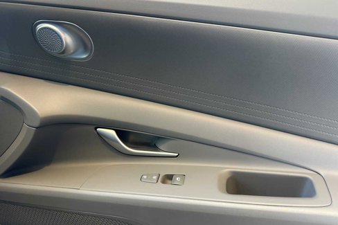 Certified 2025 Hyundai Elantra SE image 21