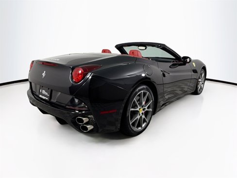 Certified 2014 Ferrari California image 7