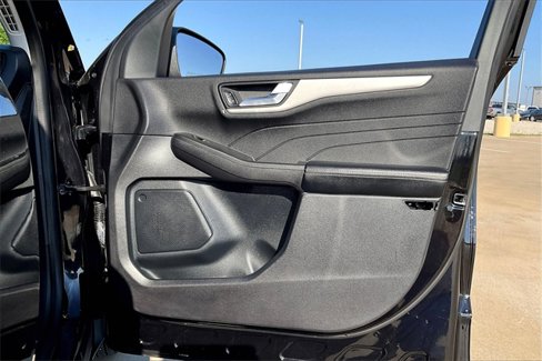 Used 2021 Ford Escape SE image 24