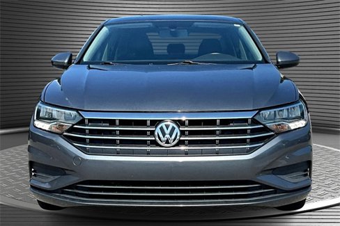 Used 2019 Volkswagen Jetta image 2