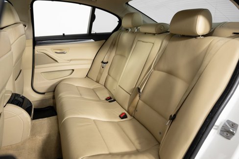 Used 2011 BMW 550i xDrive Sedan image 21