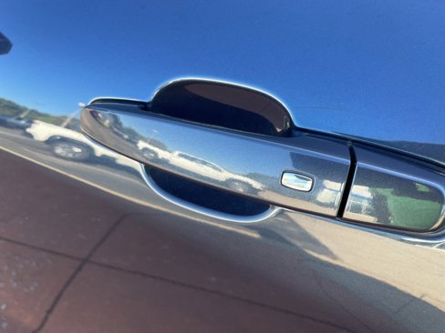 Used 2019 Chevrolet Equinox LS w/ LS Convenience Package image 6