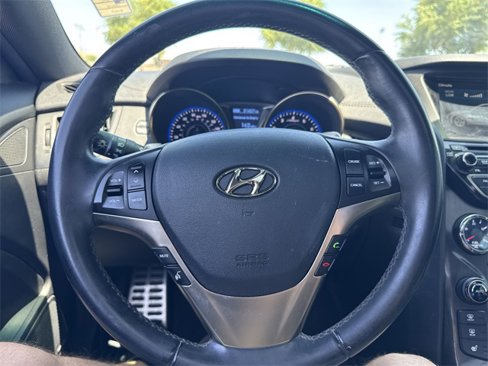 Used 2016 Hyundai Genesis Coupe 3.8 image 13