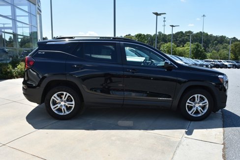 Used 2022 GMC Terrain SLE w/ Driver Convenience Package image 11