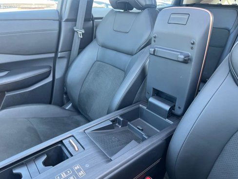 Used 2023 Nissan Ariya FWD image 32