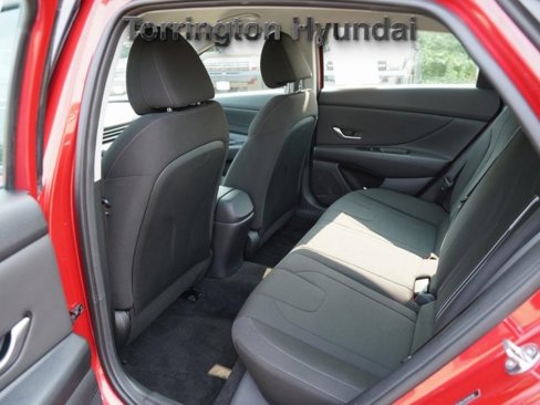 Certified 2023 Hyundai Elantra SEL w/ Convenience Package image 15